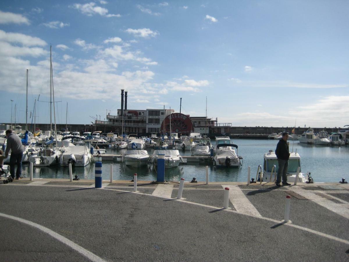En Puerto Marina Apartamento *